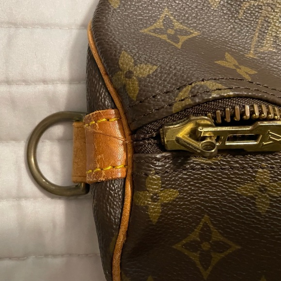 Authentic Louis Vuitton Keepall 60 - Picture 5 of 12